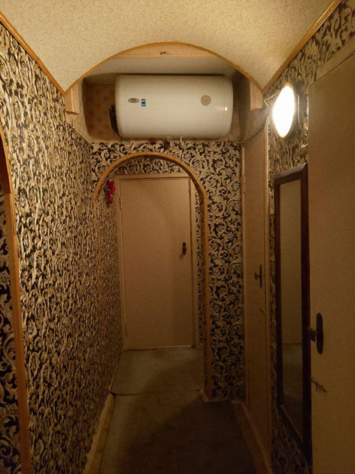 4-комн квартира ДСК мкр, 3