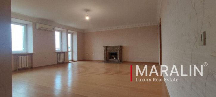 4-комн квартира Серафимовича, 72