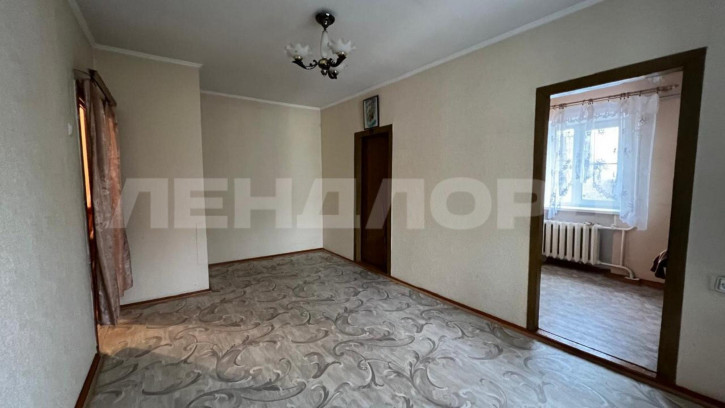 3-комн квартира улица 20-я Линия, 50