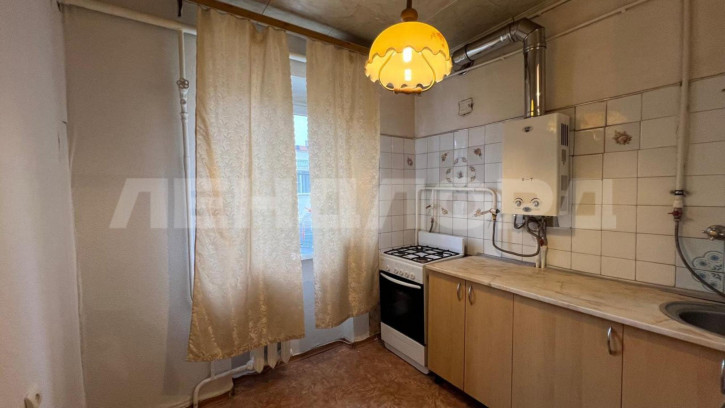3-комн квартира улица 20-я Линия, 50