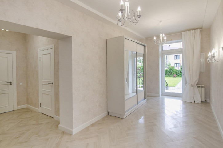 Коттедж/дом Титова ул., 3 Коттедж/дом Титова ул., 3