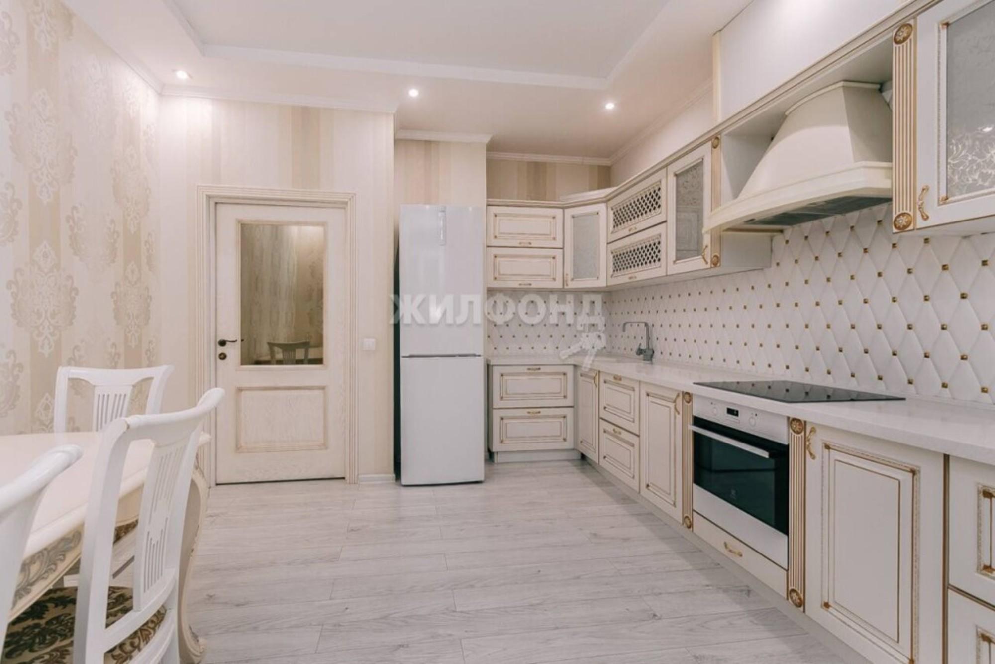 Купить квартиру за 14 990 000 рублей на Семьи Шамшиных, 26/1