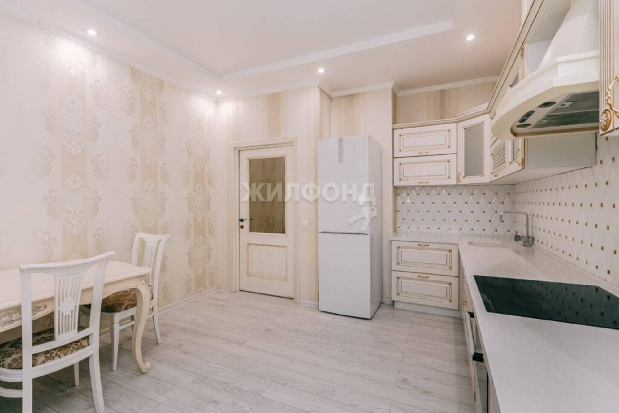Купить квартиру за 14 990 000 рублей на Семьи Шамшиных, 26/1