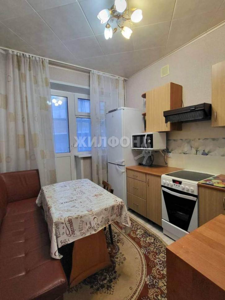 2-комн квартира Металлургов площадь, д.8