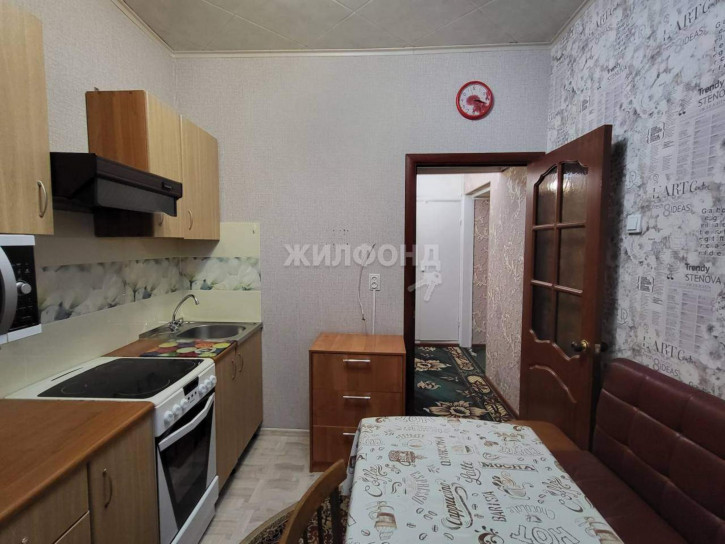 2-комн квартира Металлургов площадь, д.8