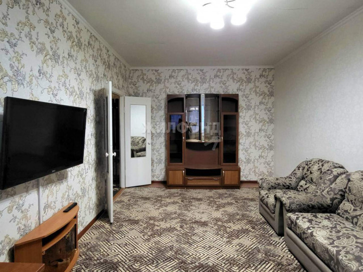 2-комн квартира Металлургов площадь, д.8