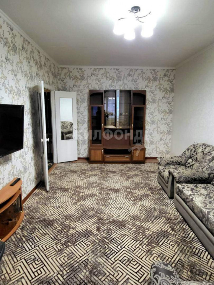 2-комн квартира Металлургов площадь, д.8