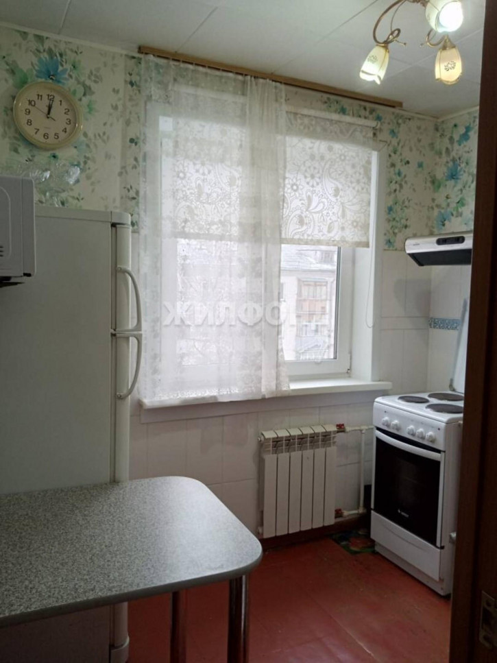2-комн квартира Зорге, 123