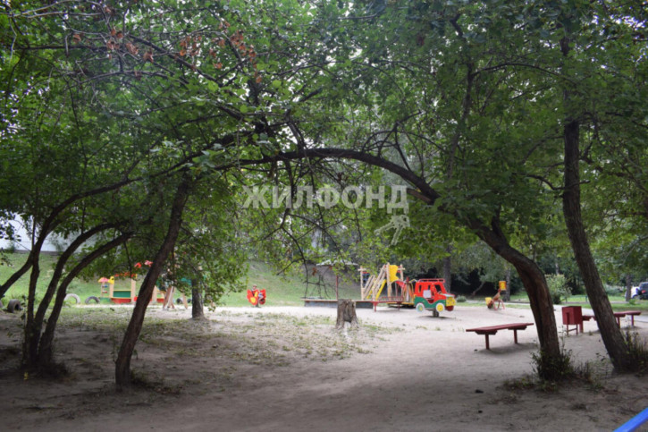 1-комн квартира Есенина, 12