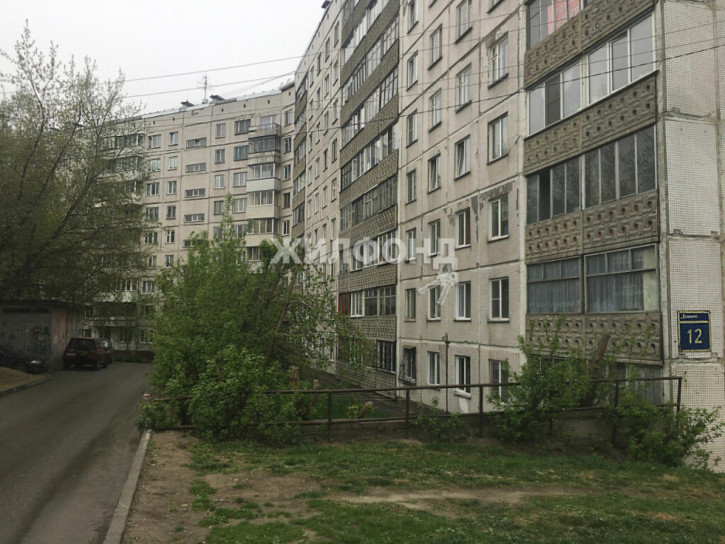 1-комн квартира Есенина, 12