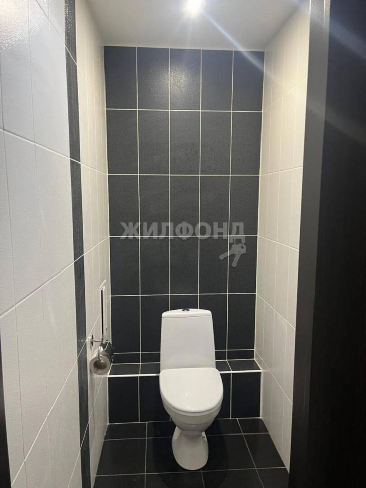 2-комн квартира Покрышкина, 1