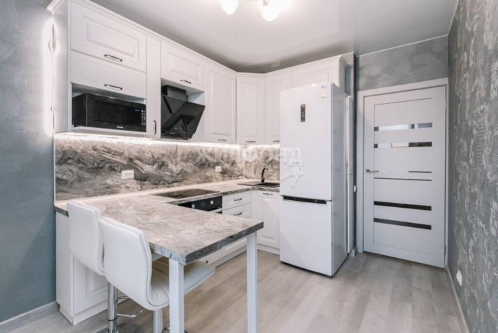 1-комн квартира Зорге, 273