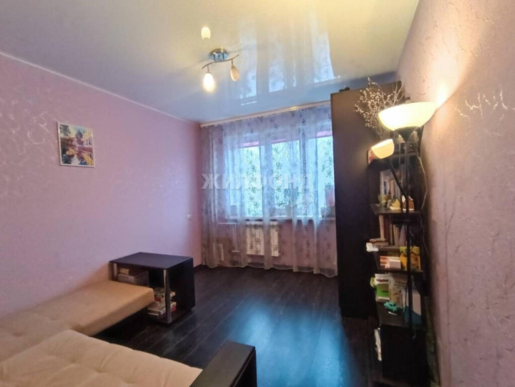 3-комн квартира Зорге, 185/1