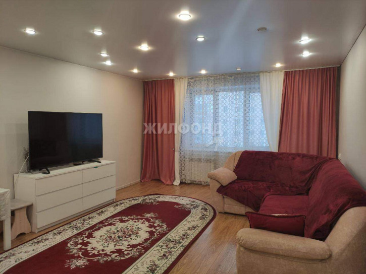 3-комн квартира Виктора Шевелева улица, д.18/1