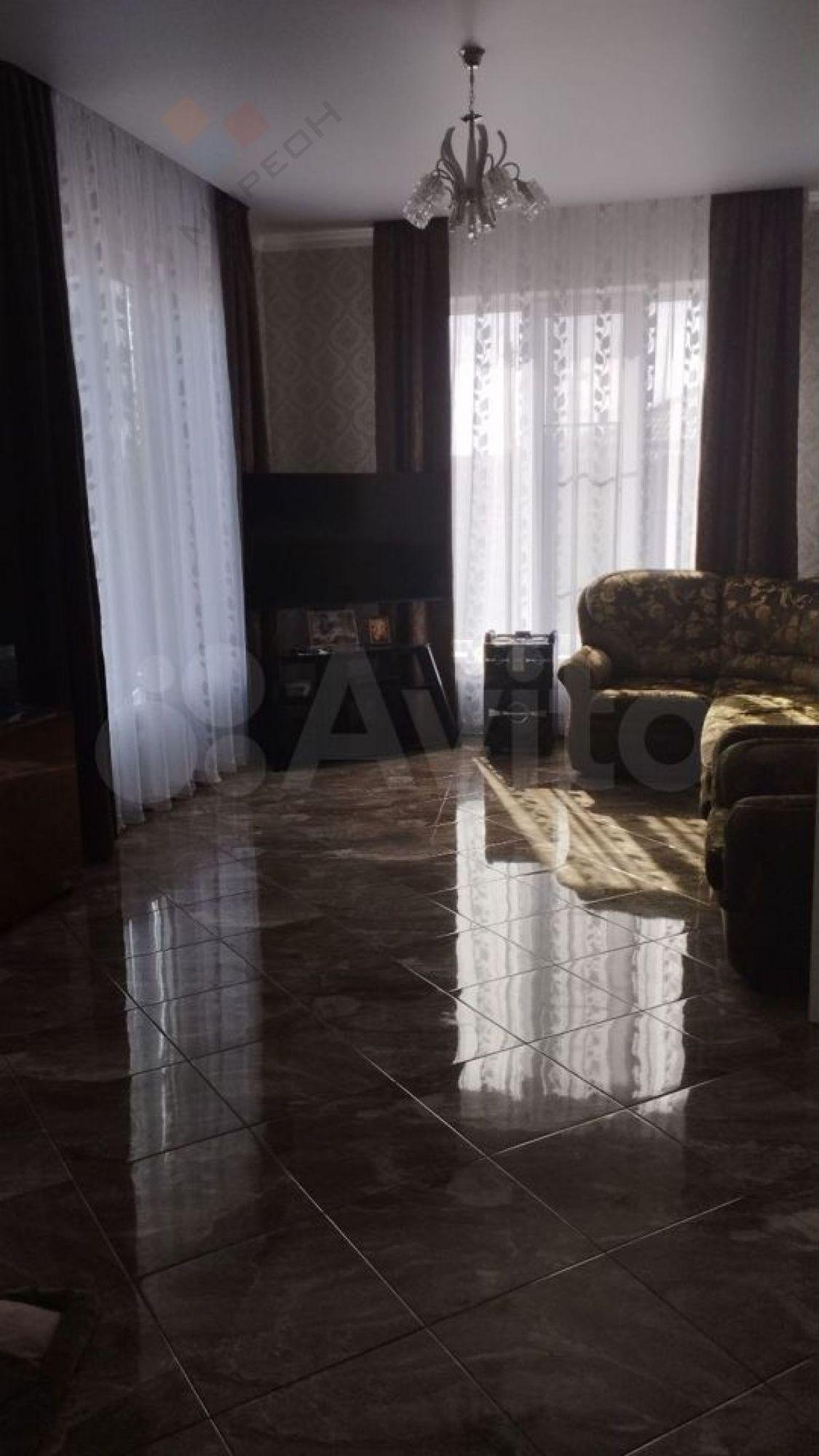 Купить дачу, дом, коттедж за 15 000 000 рублей на Толстого ул, 10/а