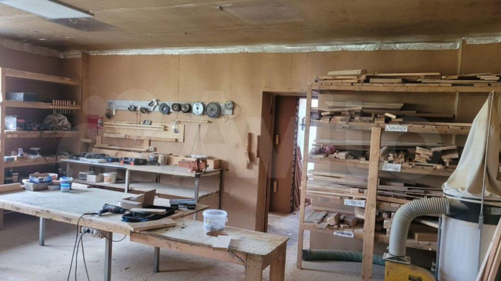 Отдельное здание Индустриальное шоссе