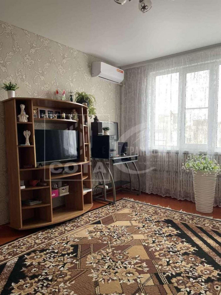 3-комн квартира Космонавта Комарова улица, 12