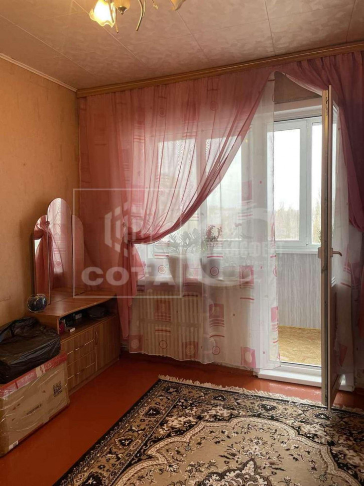 3-комн квартира Космонавта Комарова улица, 12