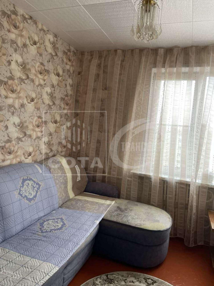 3-комн квартира Космонавта Комарова улица, 12