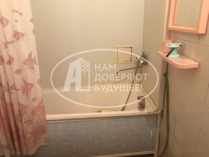 3-комн квартира улица Челюскинцев, 10