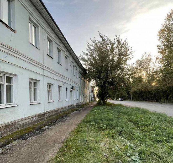 2-комн квартира Комсомольская пл, 6
