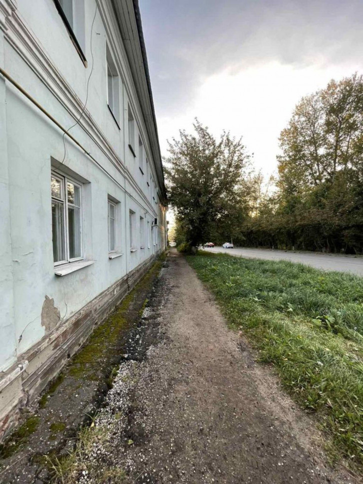 2-комн квартира Комсомольская пл, 6