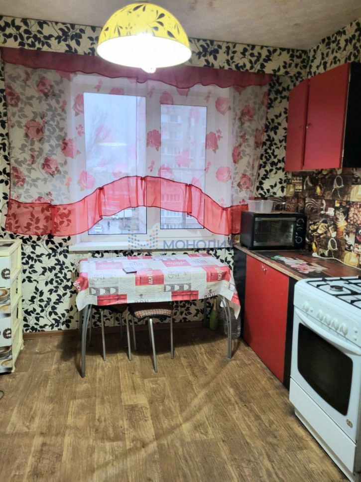 3-комн квартира Светлоярская ул, 40
