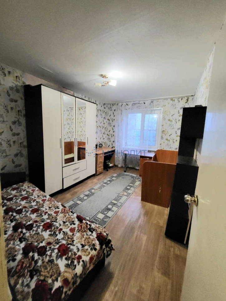 3-комн квартира Светлоярская ул, 40