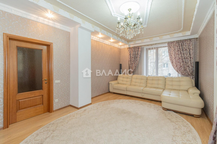 4-комн квартира улица Фейгина