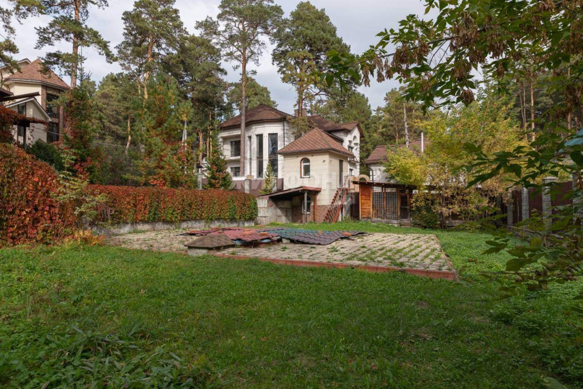 Купить дачу, дом, коттедж за 32 000 000 рублей на Дачное шоссе, д.116