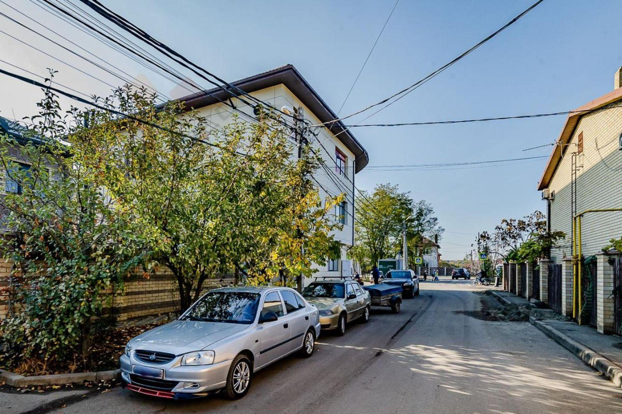 Купить помещение свободного назначения за 53 000 000 рублей на Бисерная ул, 18