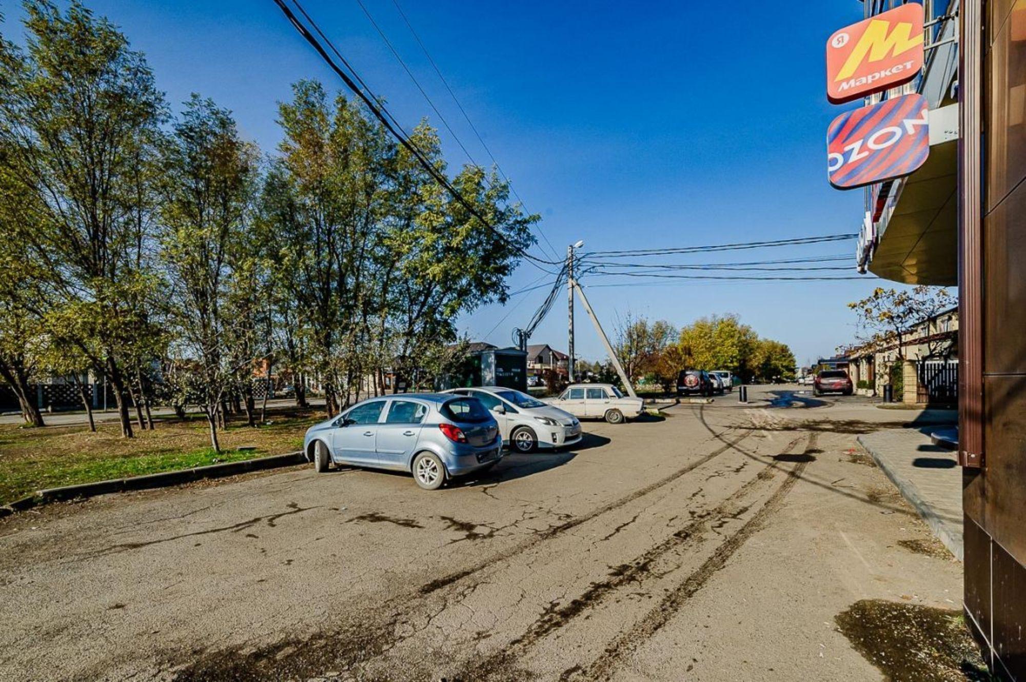 Купить помещение свободного назначения за 53 000 000 рублей на Бисерная ул, 18