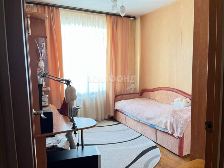 4-комн квартира Депутатская улица, д.60