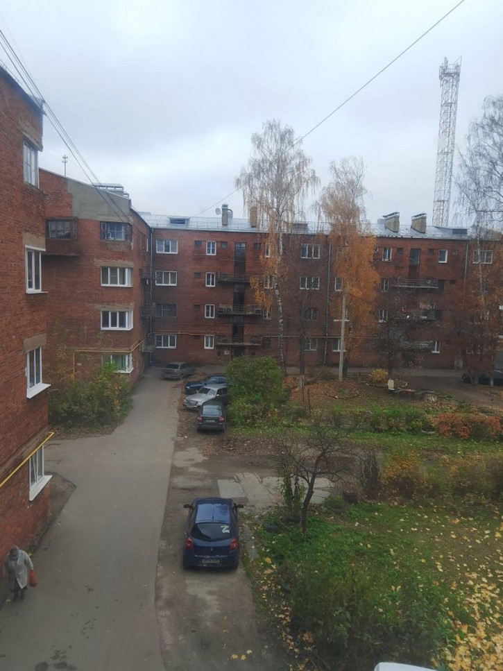 Комната Красных Зорь ул, 1