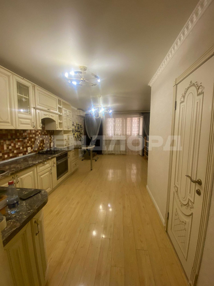 3-комн квартира улица Юпитера, 3