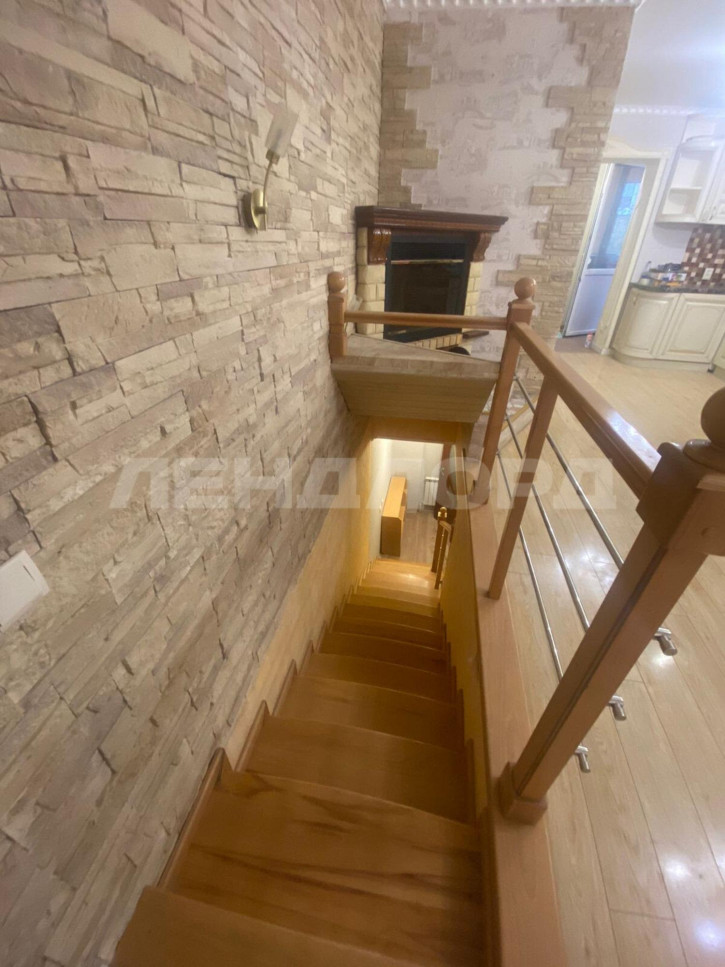 3-комн квартира улица Юпитера, 3