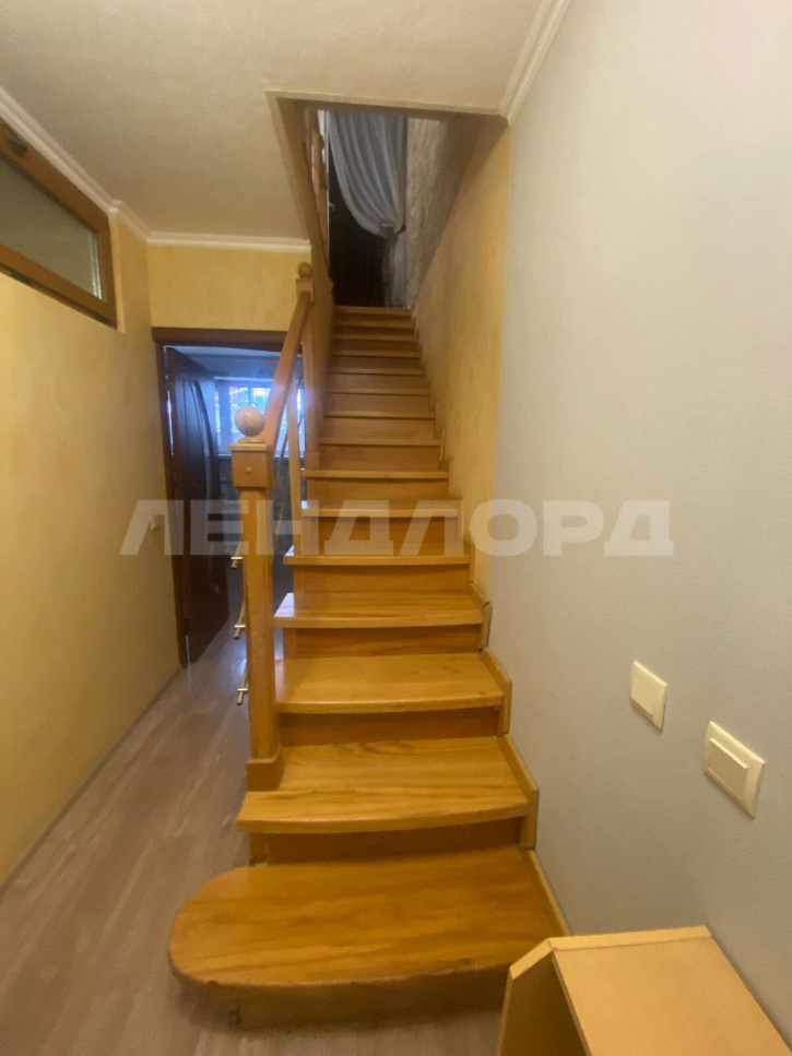 3-комн квартира улица Юпитера, 3