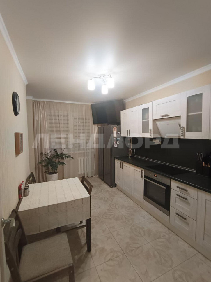 2-комн квартира улица Венеры, 21