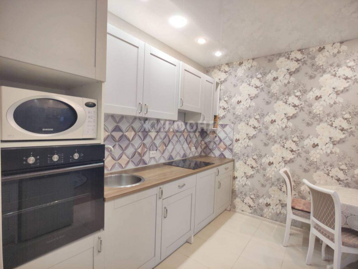 3-комн квартира Виктора Шевелева улица, д.18/1