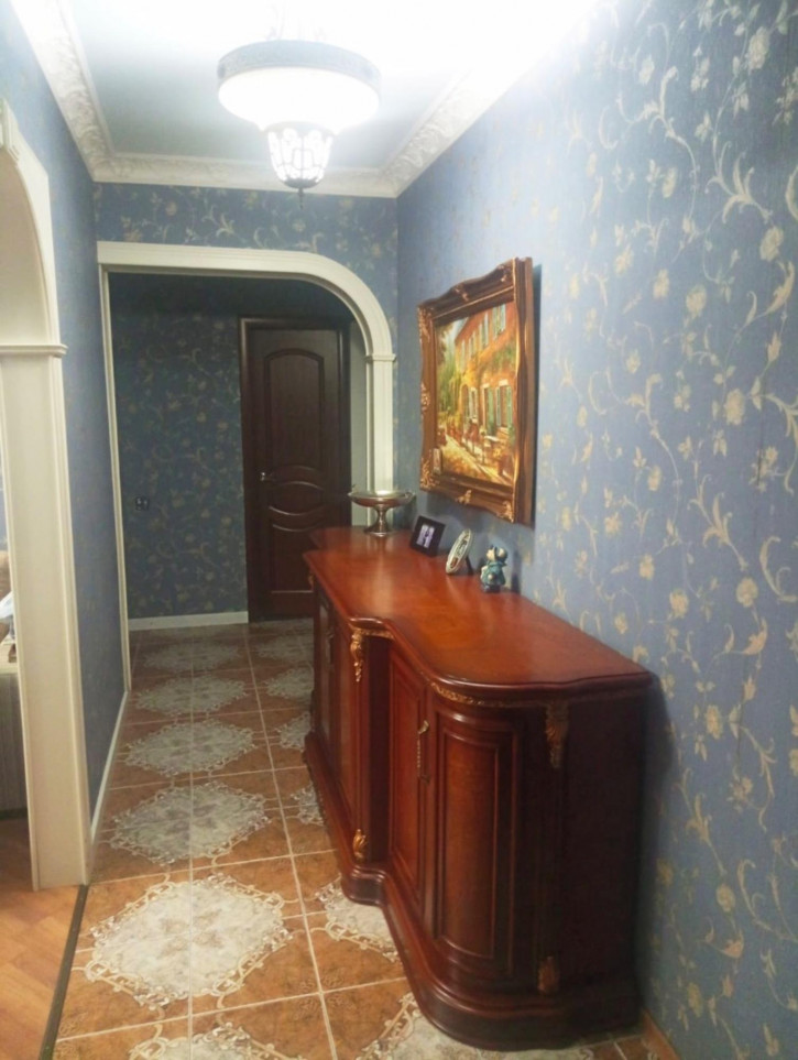 3-комн квартира улица Думенко,11Д