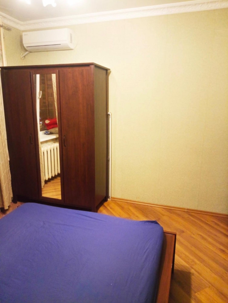 3-комн квартира улица Думенко,11Д