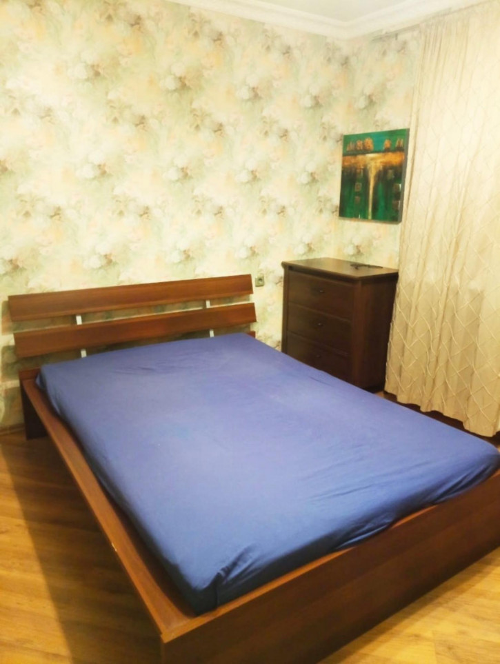 3-комн квартира улица Думенко,11Д