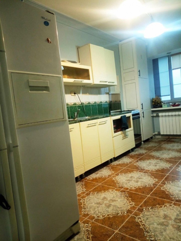 3-комн квартира улица Думенко,11Д