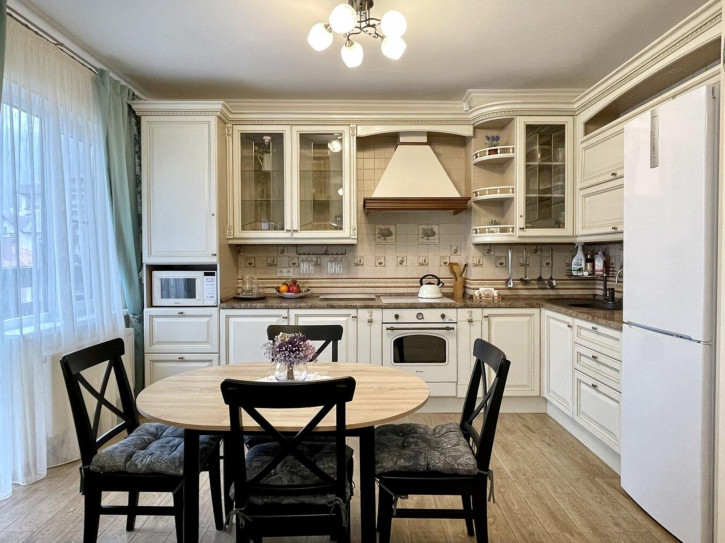 2-комн квартира улица Лукоморья, 2