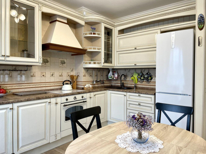 2-комн квартира улица Лукоморья, 2