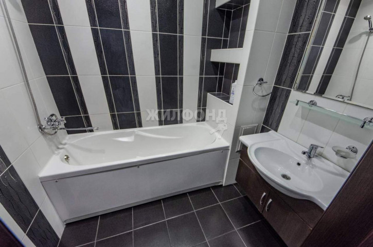 2-комн квартира Покрышкина улица, д.1