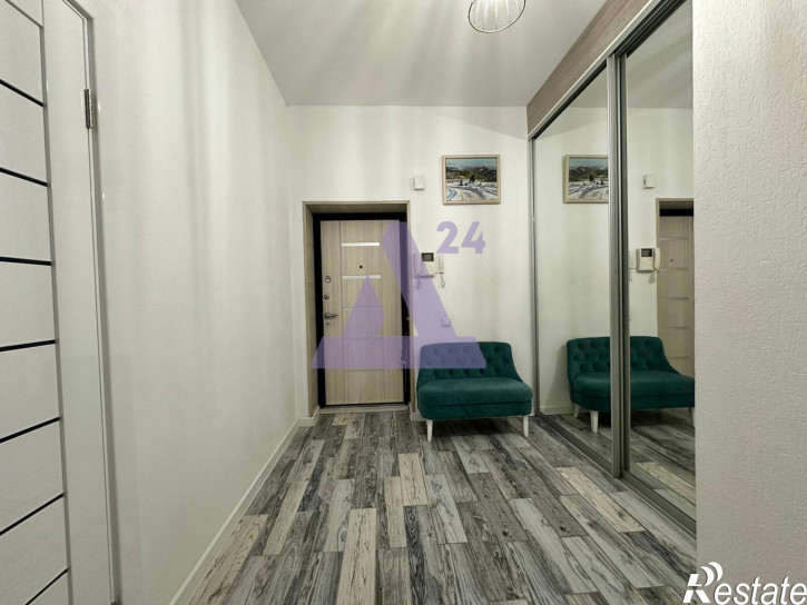 4-комн квартира улица Папанинцев, дом 134