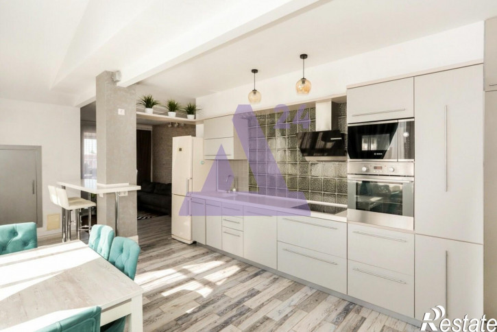 4-комн квартира улица Папанинцев, дом 134