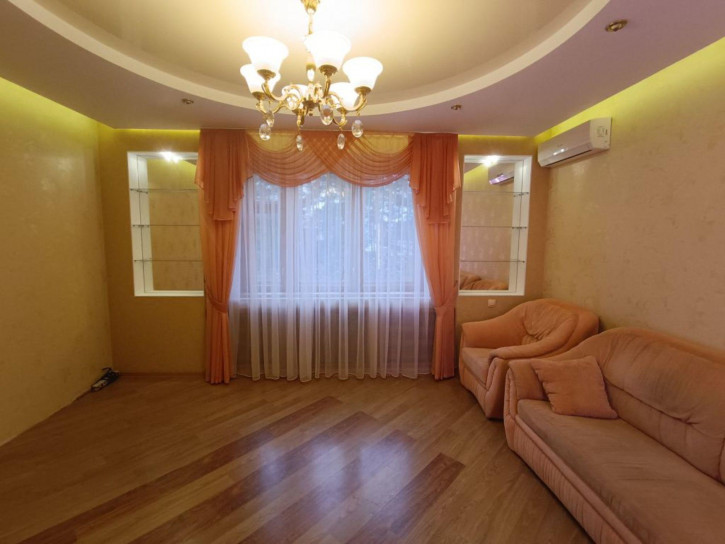 3-комн квартира Молодежная ул, 1а