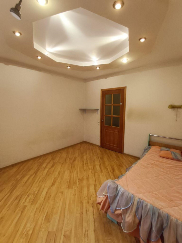 3-комн квартира Молодежная ул, 1а